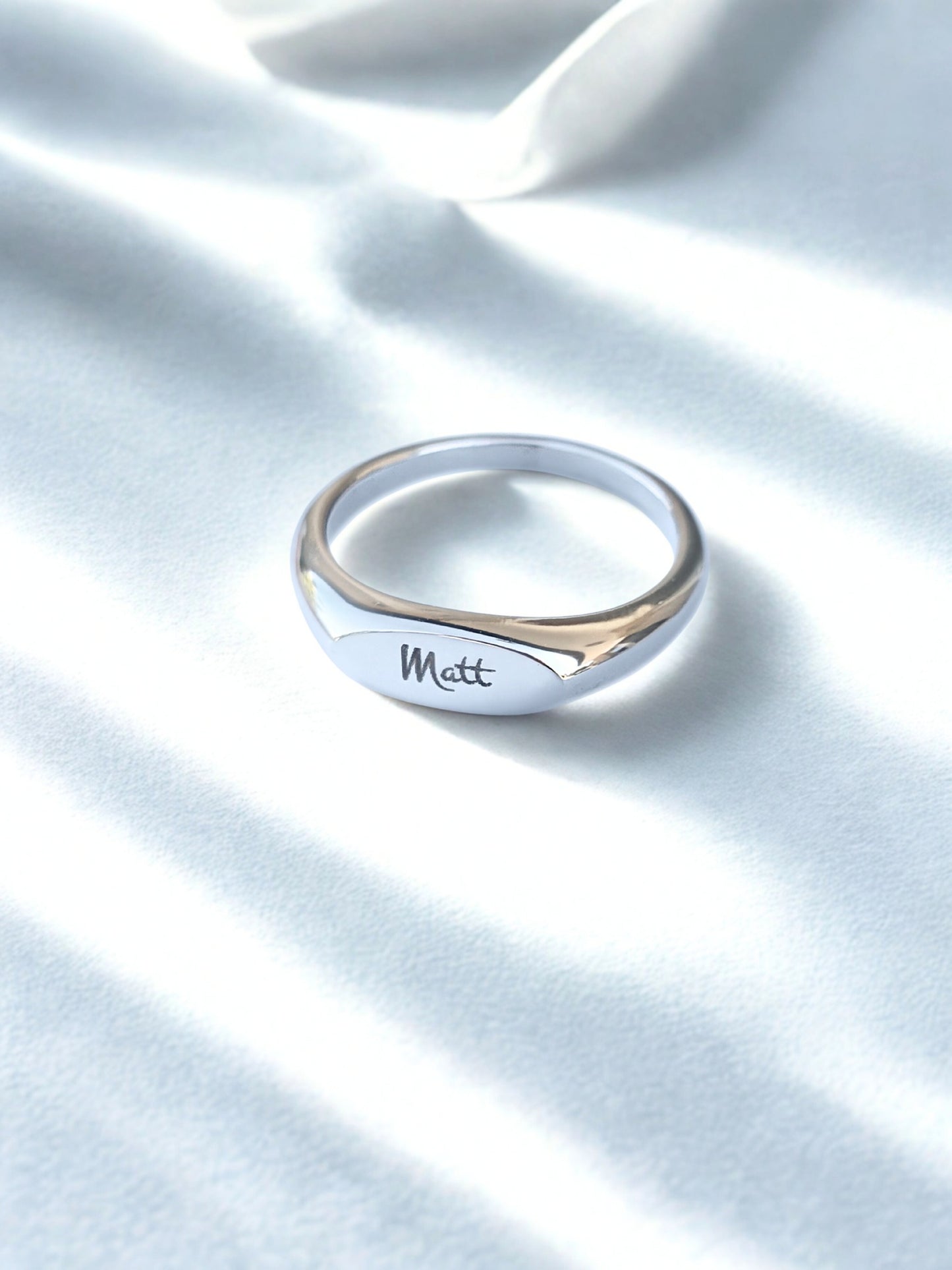Mini Oval Ring