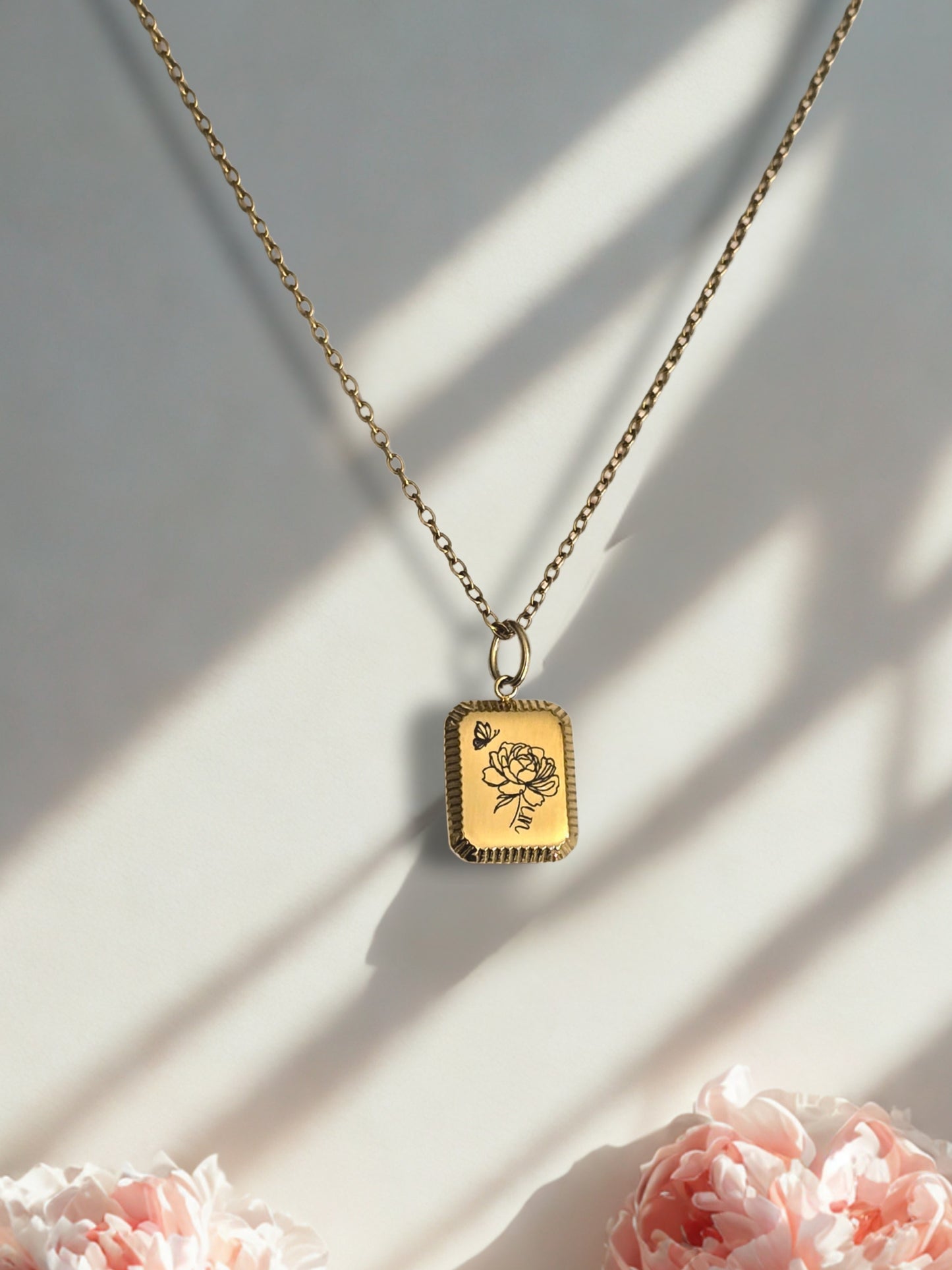 Frame Necklace